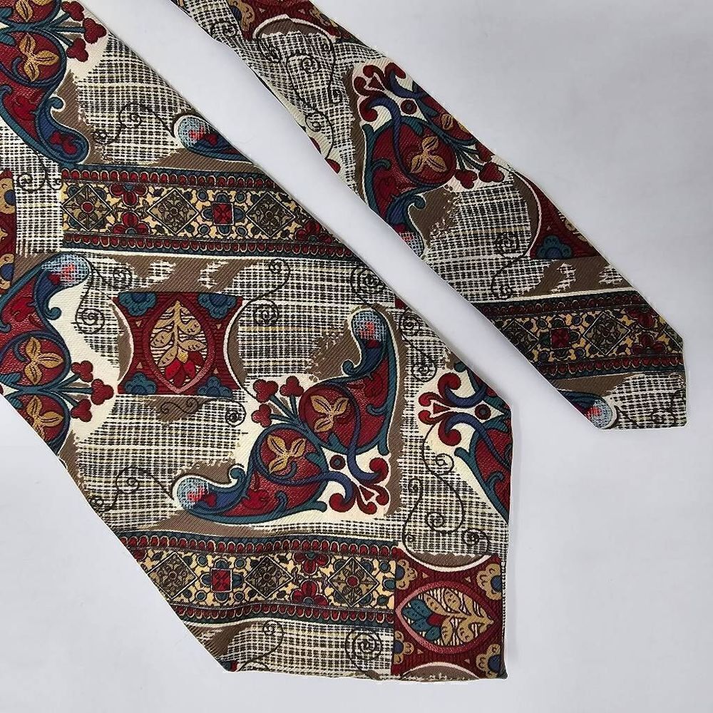 DIAMOND SILKS HAND MADE SILK TIE RED GREEN NEUTRAL COUNTRY THEME 4" X 59"